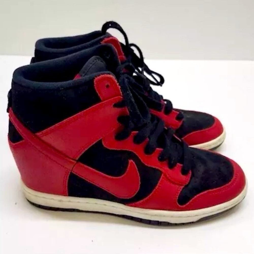 NIKE DUNK SKY HI HIDDEN WEDGES HEELS BLACK AND RED SIZE 85